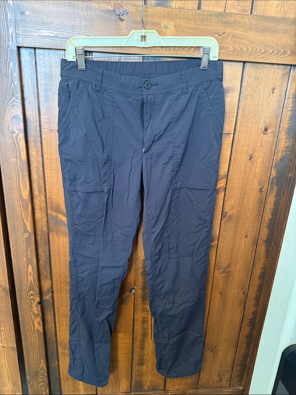 REI Co-Op Women's Nylon Stretch Hiking Pants 8, 29” in length w/ Belt Loops